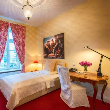 Rent this 1 bed apartment on Niedenau 7 in 60325 Frankfurt, Germany