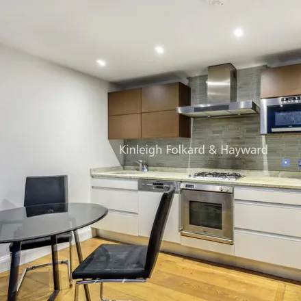 Image 7 - 35 Stanford Road, London, N11 3HY, United Kingdom - House for rent