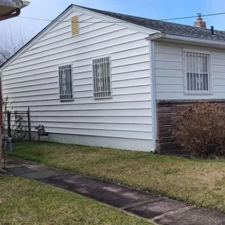 Buy this 3 bed house on 1014 Kentucky Avenue in Atlantic City, NJ 08401