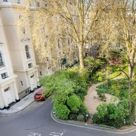 Image 9 - Kensington Gardens Square Garden, Kensington Gardens Square, London, W2 4BB, United Kingdom - Apartment for rent