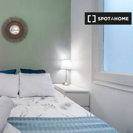 Rent this 13 bed room on Carrer de Casanova in 197, 08001 Barcelona