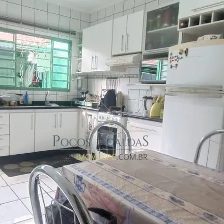 Buy this 2 bed house on Rua Vagner Luis da Cunha in Região Urbana Homogênea XII, Poços de Caldas - MG