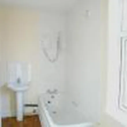 Rent this 1 bed apartment on Cross Road in Leicester, LE2 3AA