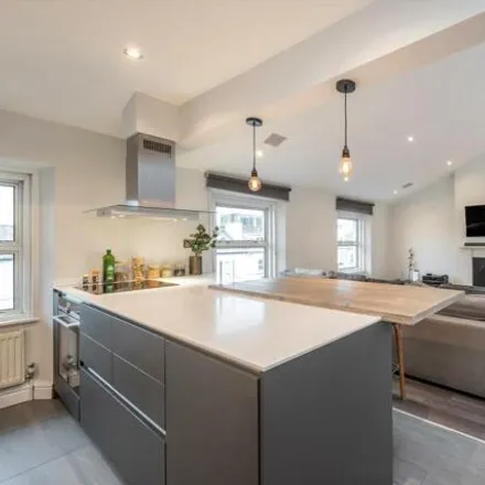 Image 4 - 45 Regent's Park Road, Primrose Hill, London, NW1 7SY, United Kingdom - Apartment for sale