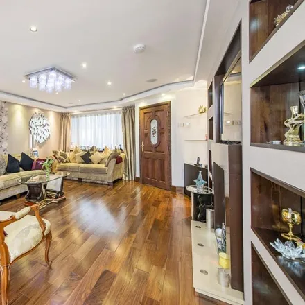 Rent this 4 bed townhouse on 9 Stanhope Place in London, W2 2HL