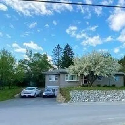 Buy this 4 bed house on 15 Home Farm Road in Caribou, Caribou