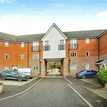 Rent this 2 bed apartment on unnamed road in Faversham, ME13 8FD