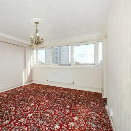 Image 2 - Butler House, Bacton Street, London, E2 0PH, United Kingdom - Apartment for sale