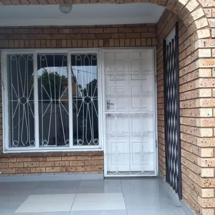 Image 1 - West Side Road, Caneside, Phoenix, 4068, South Africa - Apartment for rent