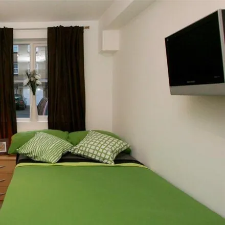 Rent this studio apartment on 16 Mast House Terrace in Millwall, London