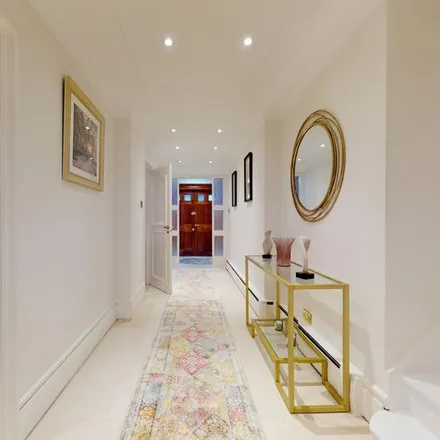 Image 2 - Kingston House South 40-90, Ennismore Gardens, London, SW7 1NP, United Kingdom - Townhouse for rent