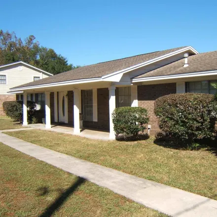 Image 3 - 8110 Monticello Drive, Ferry Pass, FL 32514, USA - House for sale