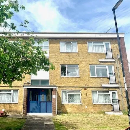Rent this 2 bed apartment on 17 Roberts Road in Bedford Place, Southampton