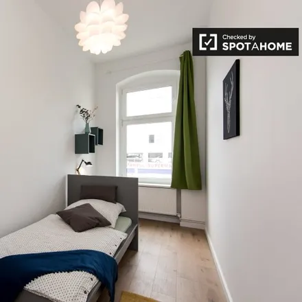 Rent this 5 bed room on Fritz-Reuter-Straße 1 in 10827 Berlin, Germany