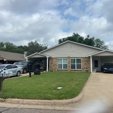 Buy this 4 bed house on 2301 Lucas Drive in Arlington, TX 76015