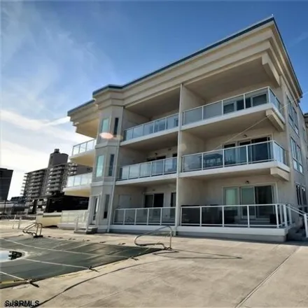 Rent this 3 bed condo on Margate City Beach Patrol in South Decatur Avenue, Margate City
