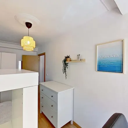Image 3 - Avenida de Madrid, 50010 Zaragoza, Spain - Apartment for rent