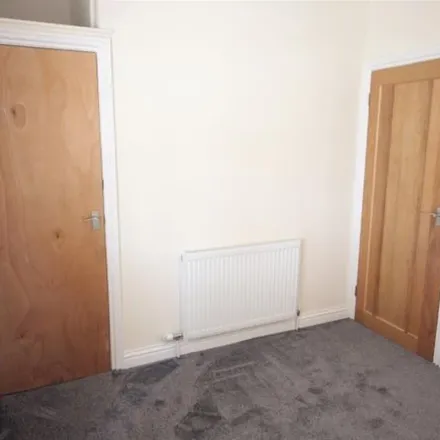 Rent this 2 bed townhouse on TUI in 31 Parliament Street, York