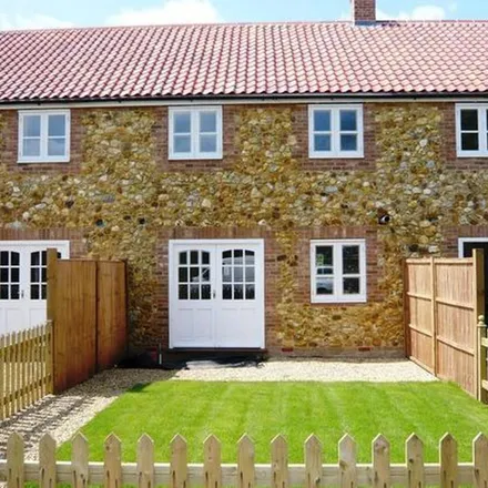Rent this 3 bed townhouse on Lynn Lane in Stonnall, WS14 0ER