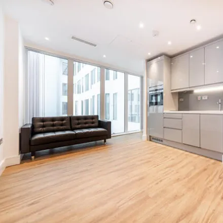 Rent this studio loft on Westgate in West Gate, London