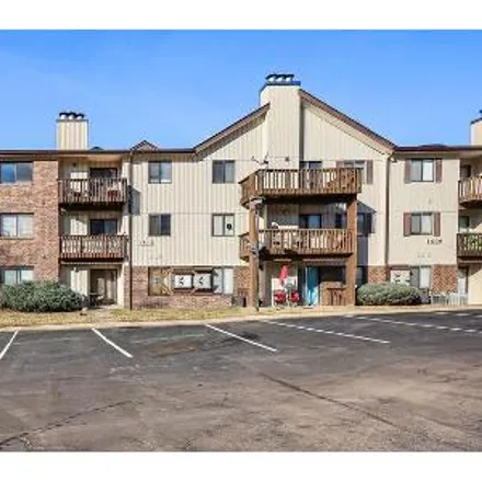 Buy this 2 bed condo on 1502 Summer Run Drive in Florissant, MO 63033