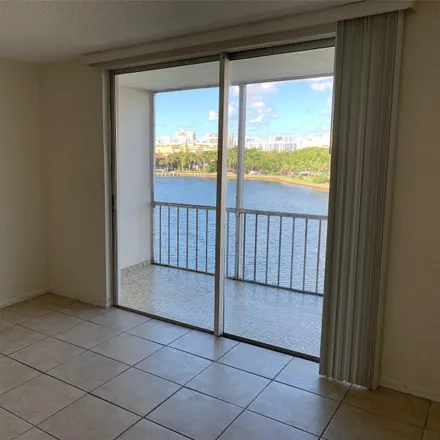 Image 5 - 2999 Point East Drive, Aventura, FL 33160, USA - Condo for rent