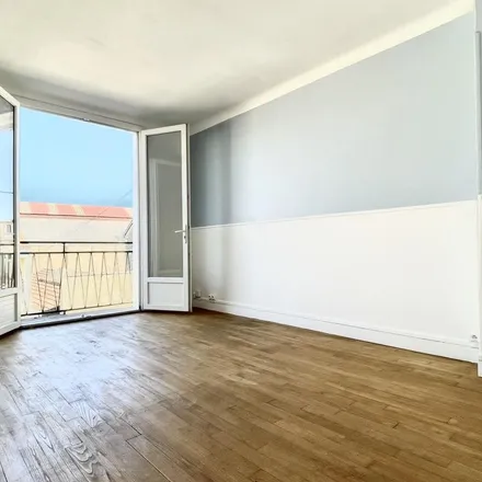 Rent this 3 bed apartment on 78 Rue Victor Hugo in 24000 Périgueux, France