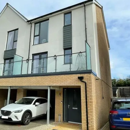 Buy this 3 bed townhouse on Lister Road in Dursley, GL11 4FH
