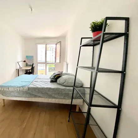 Rent this 4 bed room on 2 Rue Mozart in 92110 Clichy, France