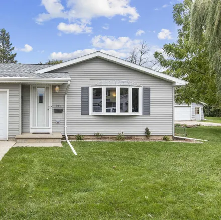 Buy this 3 bed house on 225 Chestnut Street in Fond du Lac, WI 54935