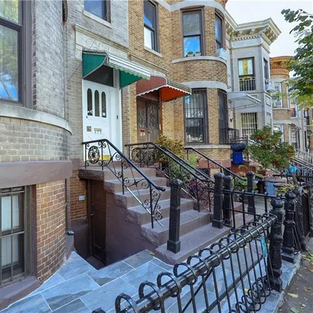 Image 3 - 472 62nd Street, New York, NY 11220, USA - Townhouse for sale