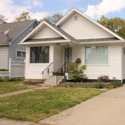Buy this 2 bed house on 956 East Isabella Avenue in Muskegon, MI 49442