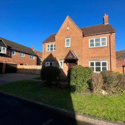 Rent this 3 bed house on Ivy Way in Dickens Heath, B90 1RR