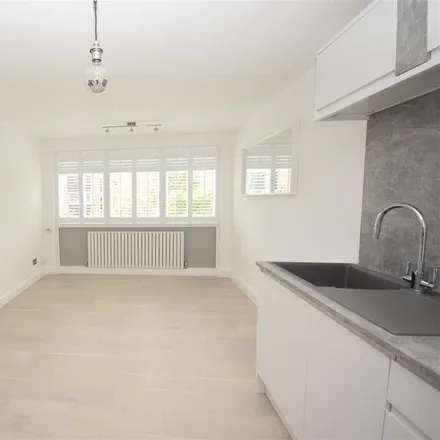 Rent this 2 bed apartment on Milton Court in Wellesley Road, London