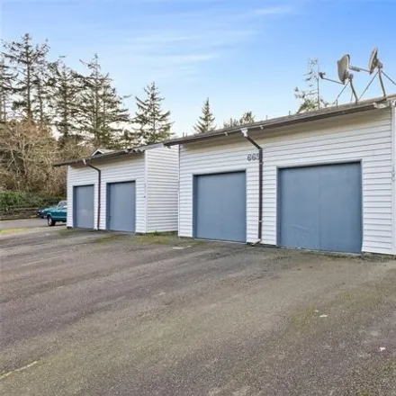 Buy this studio house on 665 Sunset Avenue in Ocean Shores, Grays Harbor County