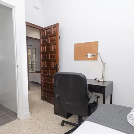 Rent this 5 bed apartment on Carrer de Vila i Vilà in 66-64, 08001 Barcelona