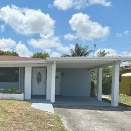 Buy this 5 bed house on 393 Southwest 30th Terrace in Fort Lauderdale, FL 33312