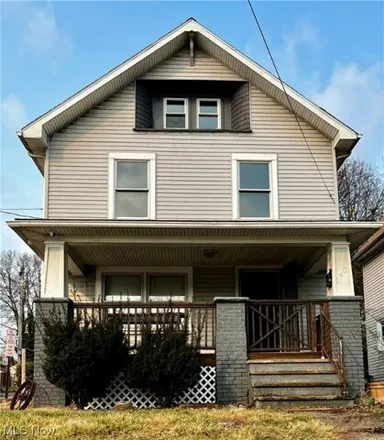 Buy this 4 bed house on 825 Lee Drive in Akron, OH 44305
