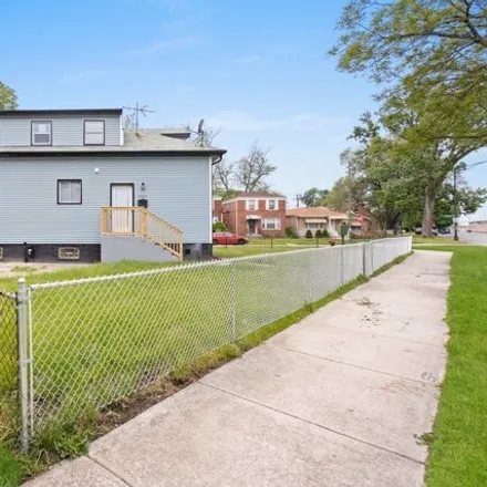 Image 4 - 8320 S Anthony Ave, Chicago, Illinois, 60617 - House for sale