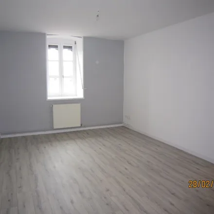 Image 2 - 14 Rue Charles de Gaulle, 42190 Charlieu, France - Apartment for rent