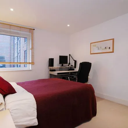 Rent this 2 bed apartment on Vauxhall Bridge in London, SW8 2LP