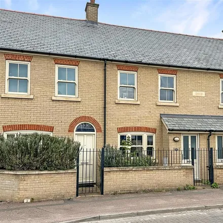 Rent this 3 bed townhouse on 147 High Street in Cambridge, CB1 9LN