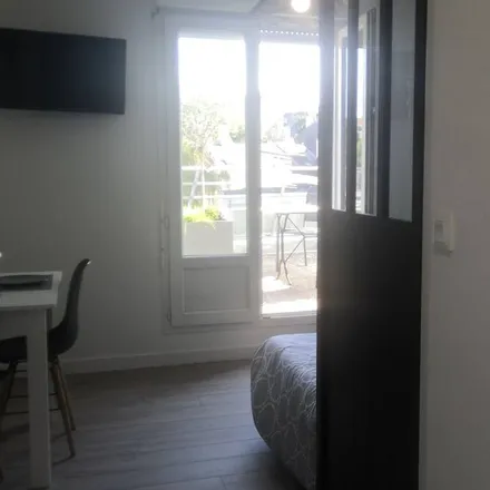 Image 3 - Poitiers, Vienne, France - Condo for rent