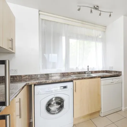 Image 3 - Robinson Court, Townshend Terrace, London, TW9 1YE, United Kingdom - Apartment for rent
