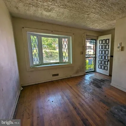 Image 5 - 3821 Lyndale Avenue, Baltimore, MD 21213, USA - House for sale