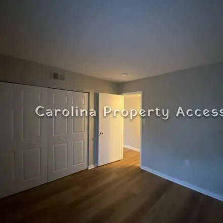 Image 5 - 500 Umstead Drive, Chapel Hill, NC 27516, USA - Condo for rent