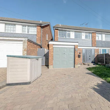 Buy this 3 bed duplex on Borrowdale Close in Benfleet, SS7 3HE