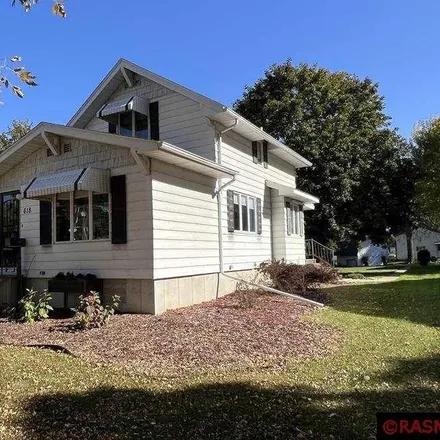 Buy this 2 bed house on 618 North Main Street in Blue Earth, MN 56013