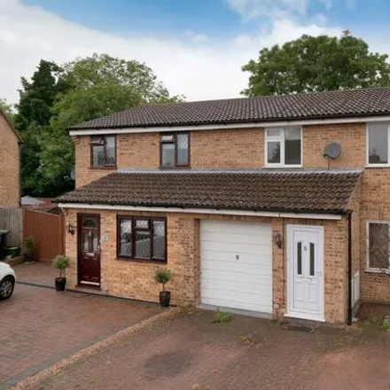 Buy this 3 bed duplex on Woodlea in Tonbridge and Malling, ME19 5QY