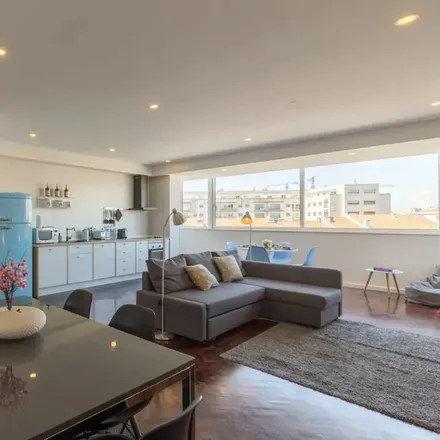 Rent this 3 bed apartment on Avenida da Boavista in 4100-135 Porto, Portugal